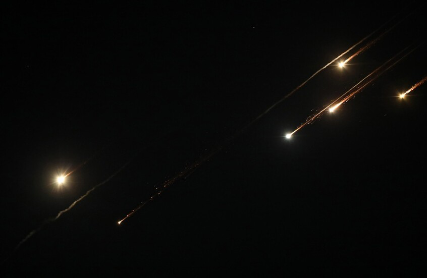 هدنة محدودة أم خدعة حرب؟ واشنطن تضرب وتفاوض